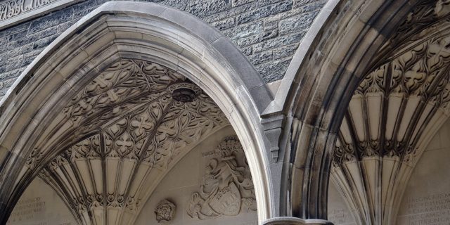 university-570999_1920